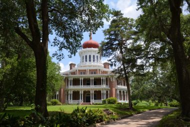 Building in Natchez MS