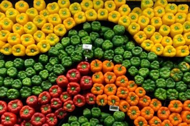Bell peppers arranged in an undulating pattern.