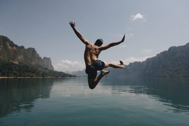 Man jumping into upstate NY lake