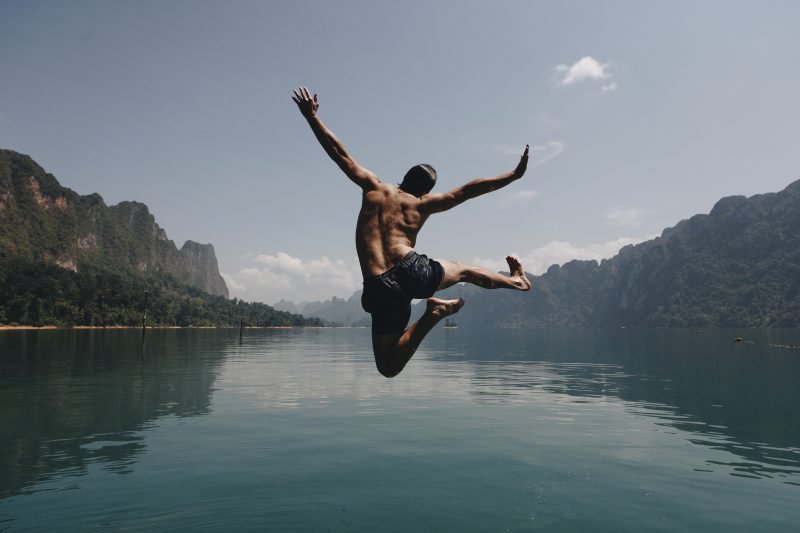 Man jumping into upstate NY lake